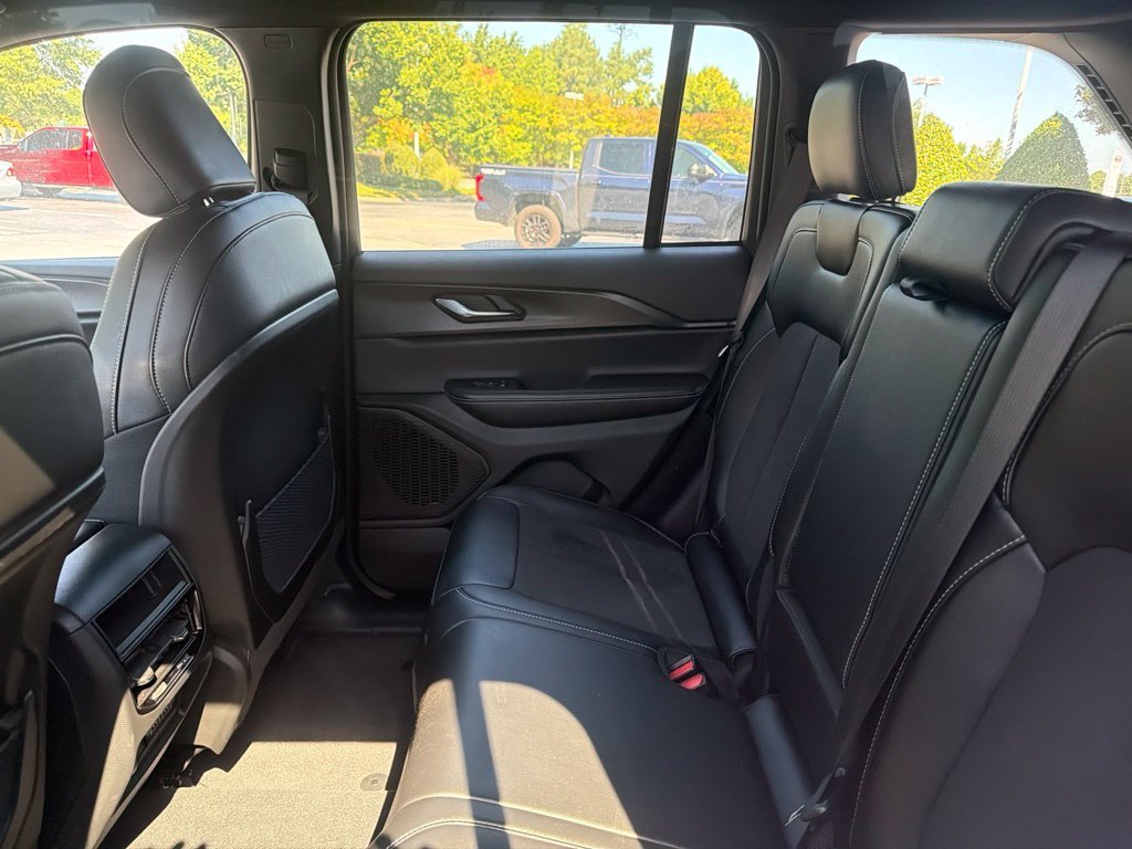 Used 2024 White Jeep Altitude X image 5