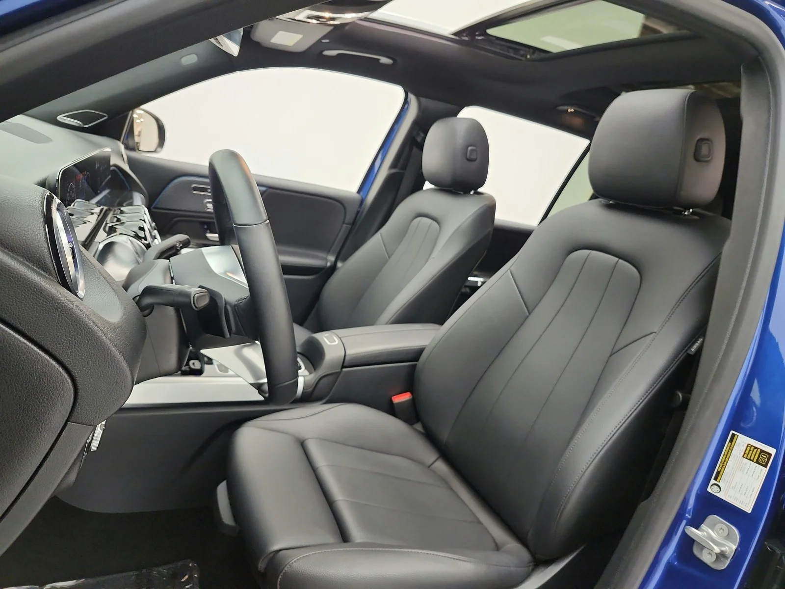 Used 2024 Starling Blue Metallic Mercedes-Benz GLB 250 4MATIC® SUV image 10