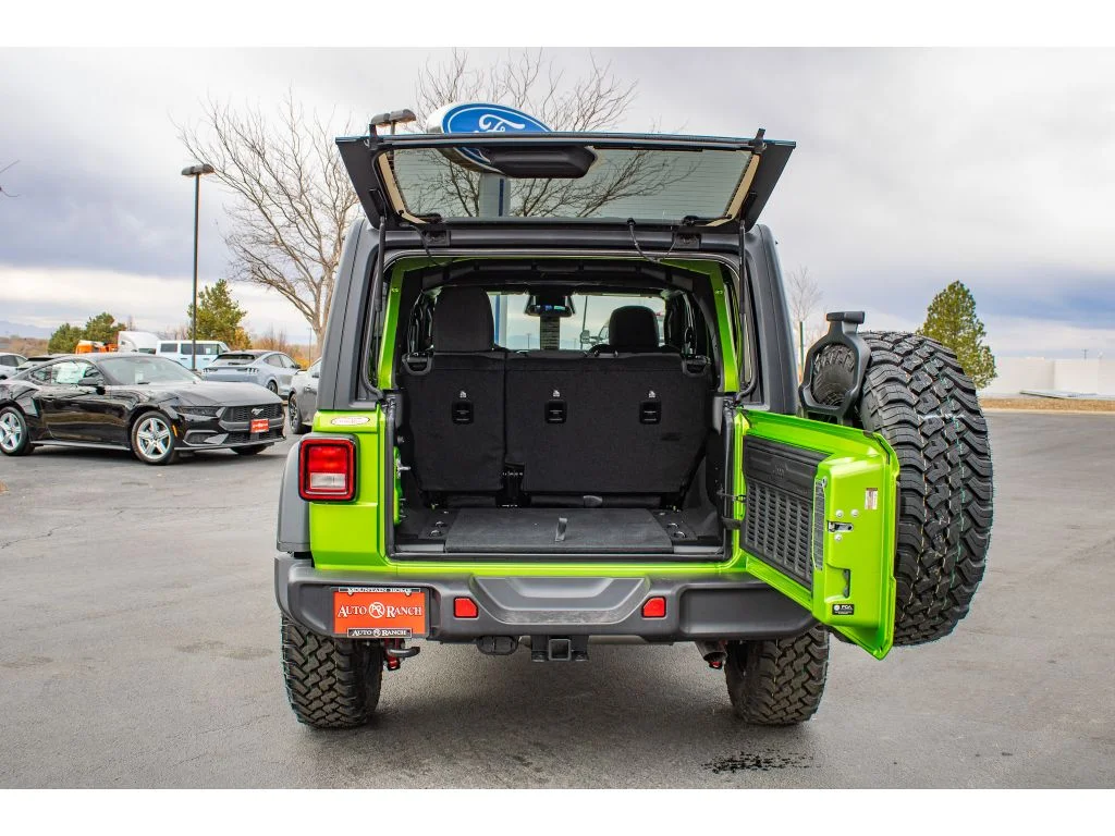 2026 Jeep Wrangler 4-Door Willys - Photo 12
