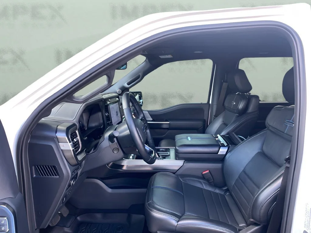 Used 2024 White Ford Platinum image 9