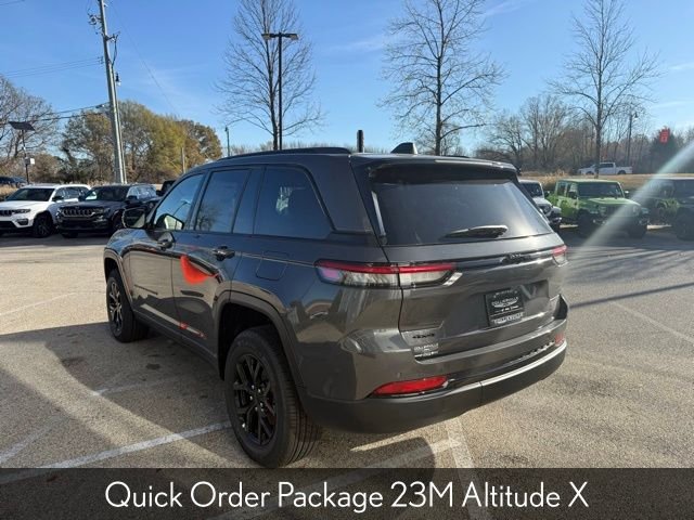 New 2025 Baltic Gray Metallic Clear-Coat Exterior Paint Jeep Altitude X image 3