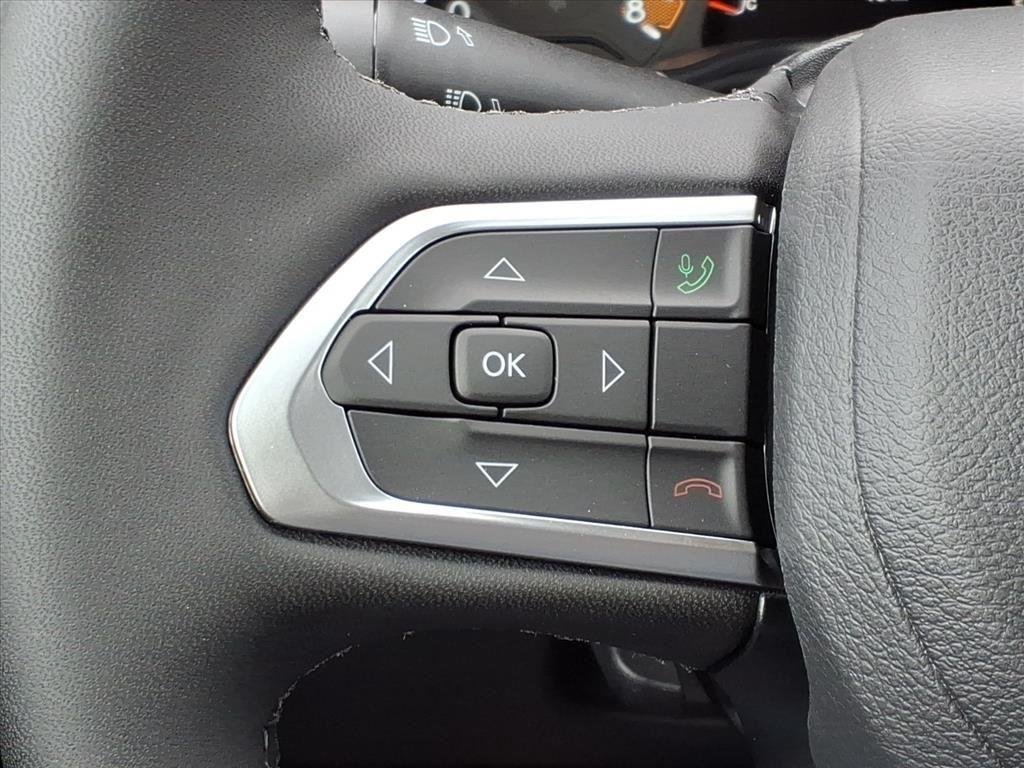 New 2026 Hydro Blue Pearlcoat Jeep Latitude Altitude image 13
