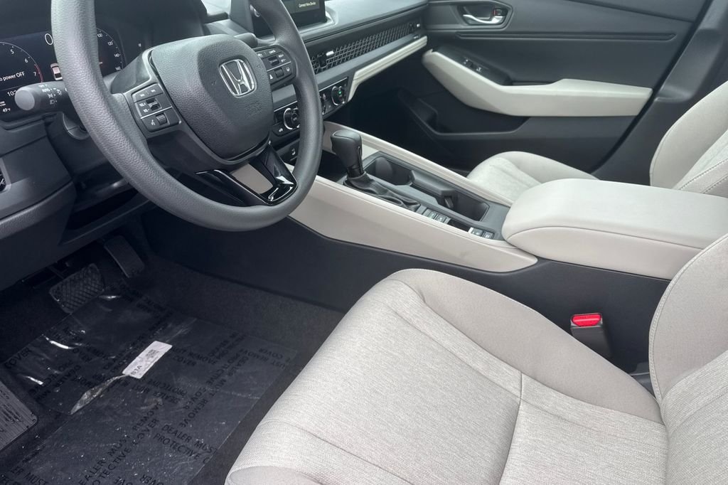 New 2026 Platinum White Pearl Honda SE image 10