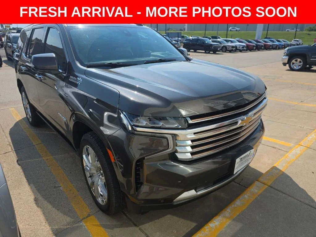 Used 2021 Gray Chevrolet High Country image 2