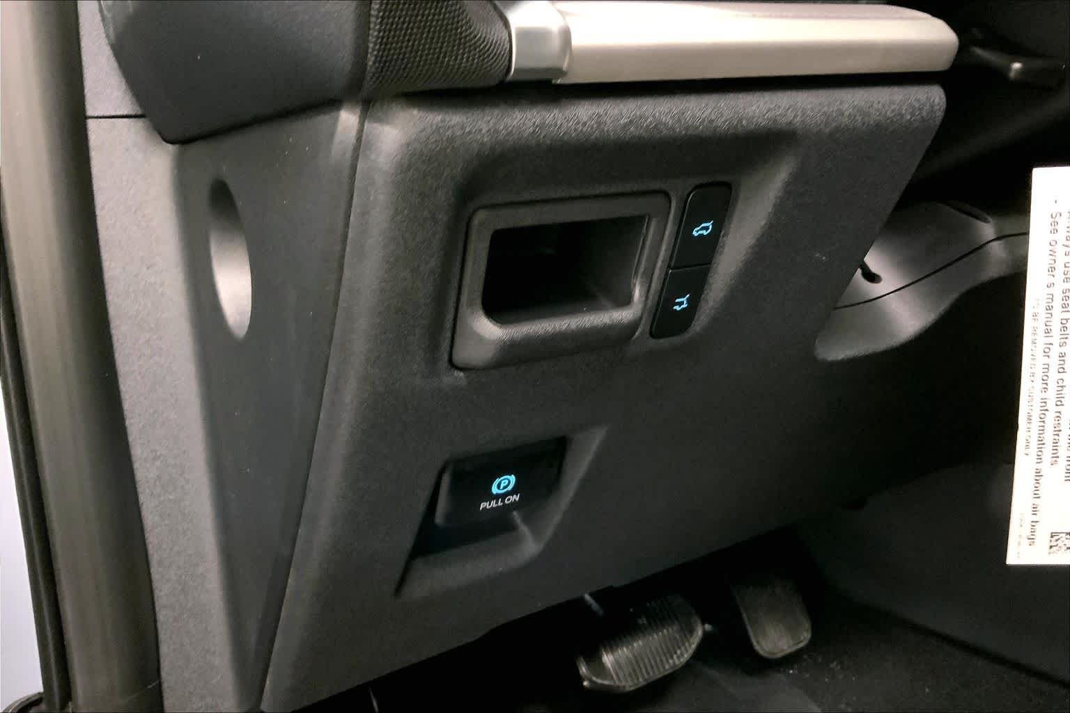 New 2026 Glacier Gray Metallic Tri-Coat Ford Active image 18