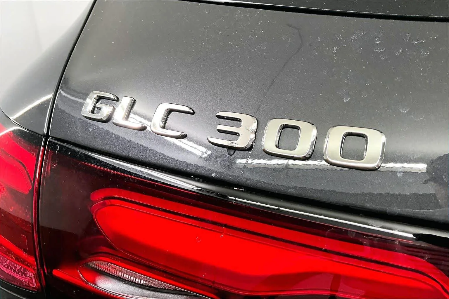 Used 2026 Graphite Grey Metallic Mercedes-Benz GLC 300 image 7