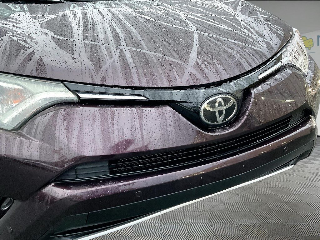 Used 2018 Black Currant Toyota XLE image 30
