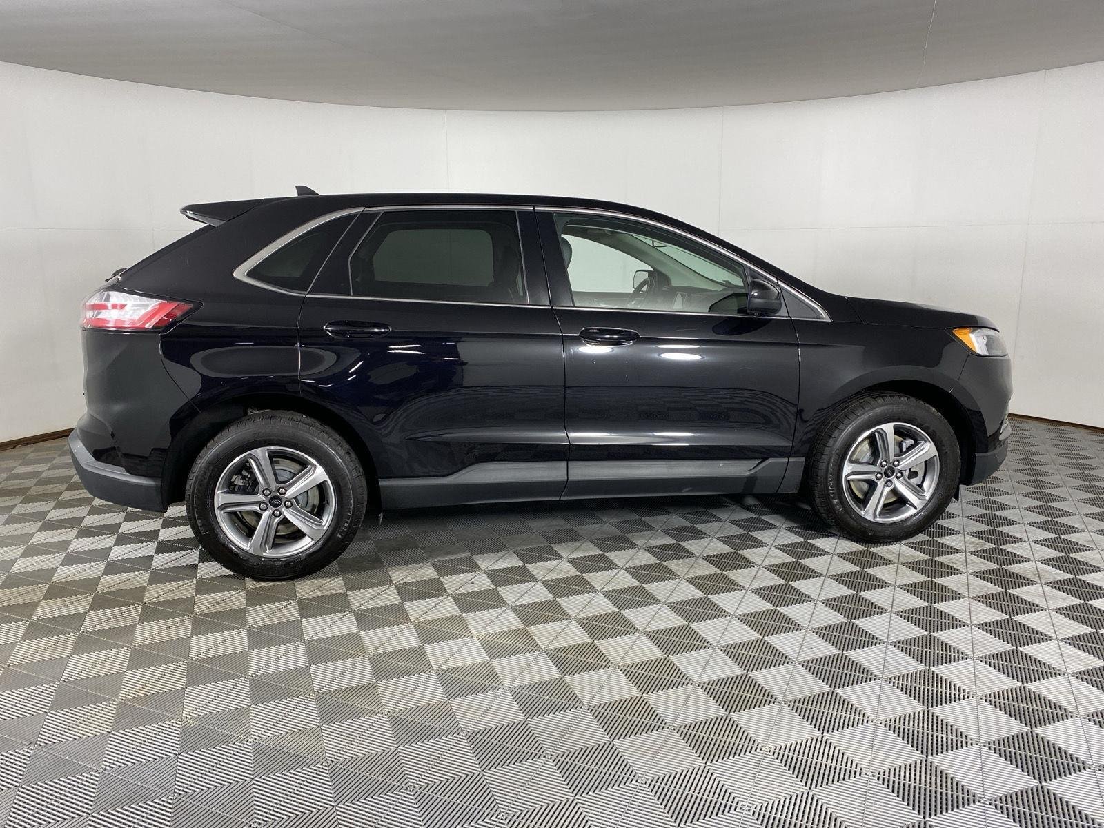 Used 2024 Agate Black Ford SEL image 8