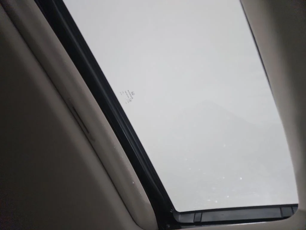 Used 2017 White Honda EX-L image 20