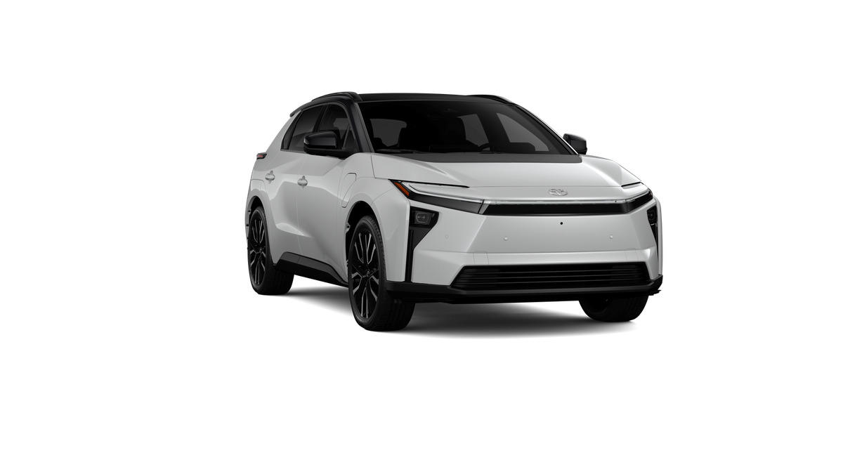 New 2027 Wind Chill Pearl with Midnight Black Metallic roof Toyota Limited image 16