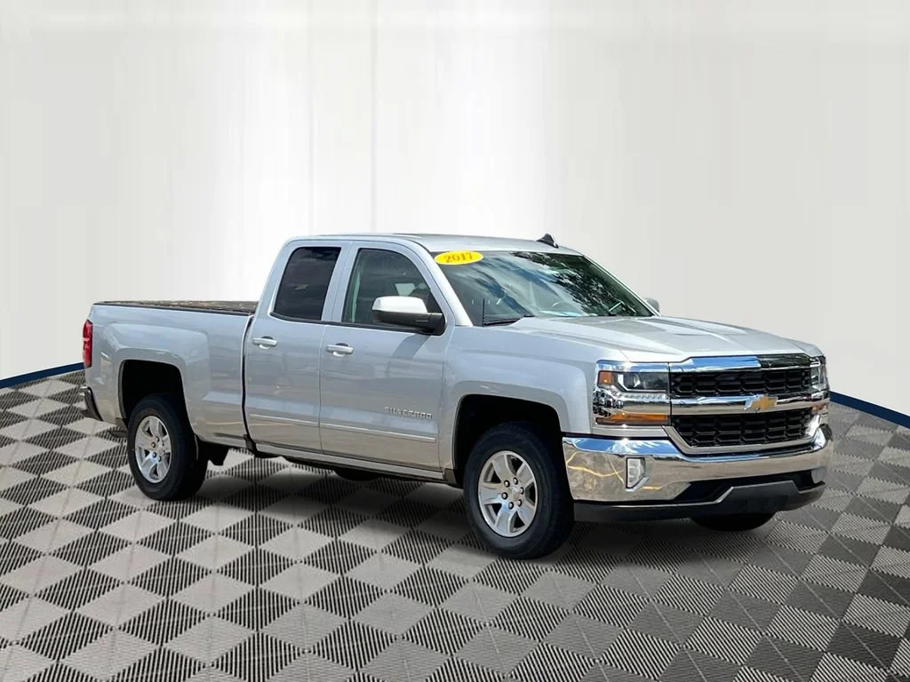 Used 2017 SILVER ICE METALLIC Chevrolet LT image 6