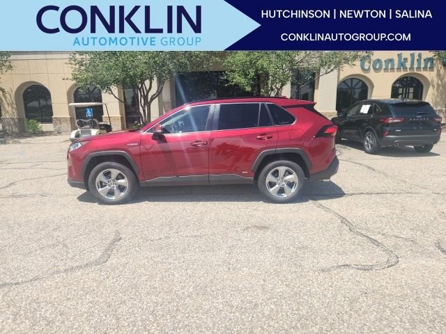 Used 2021 Red Toyota XLE Premium image 1