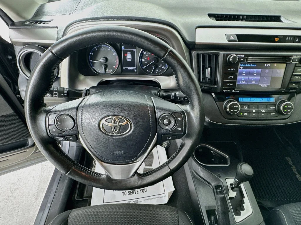 Used 2017 Gray Toyota XLE image 11