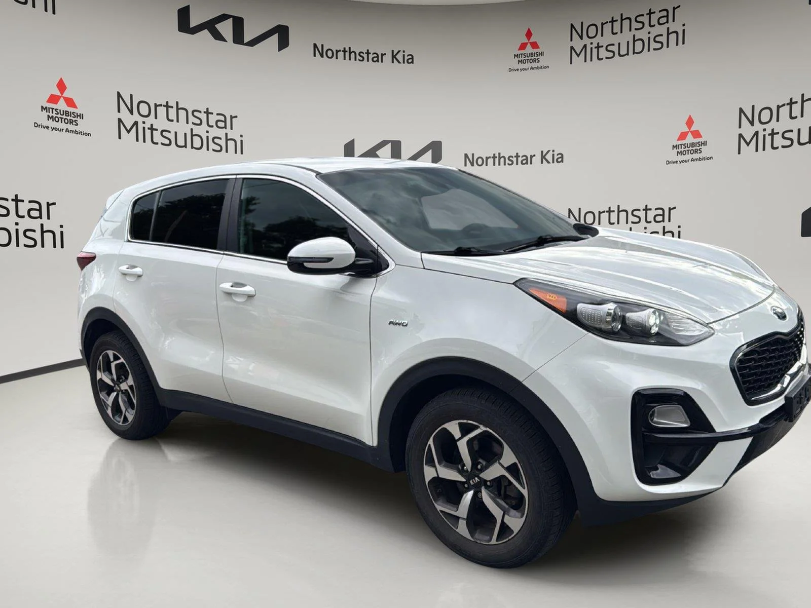 Used 2020 Clear White Kia LX image 9