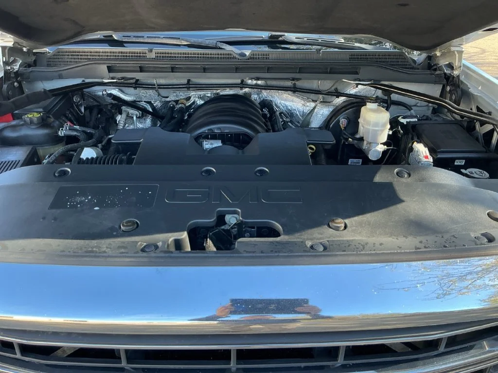 Used 2014 Silver GMC SLT image 23
