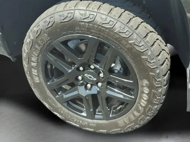 Used 2024 Dark Ash Metallic Chevrolet LT Trail Boss image 17