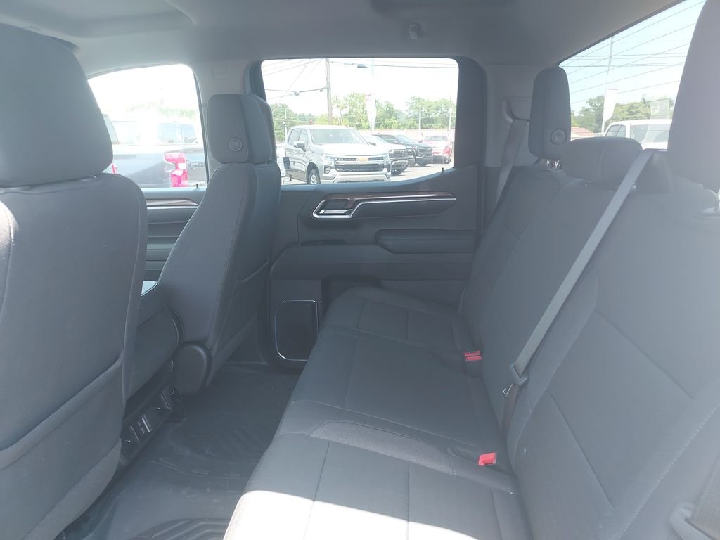 Used 2025 White Chevrolet RST image 13