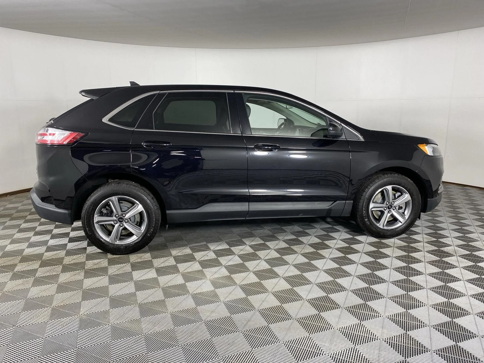 Used 2024 Agate Black Ford SEL image 8