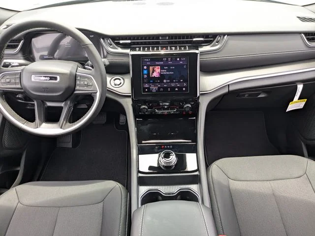 New 2026 Baltic Gray Metallic Clear-Coat Exterior Paint Jeep Laredo X image 14