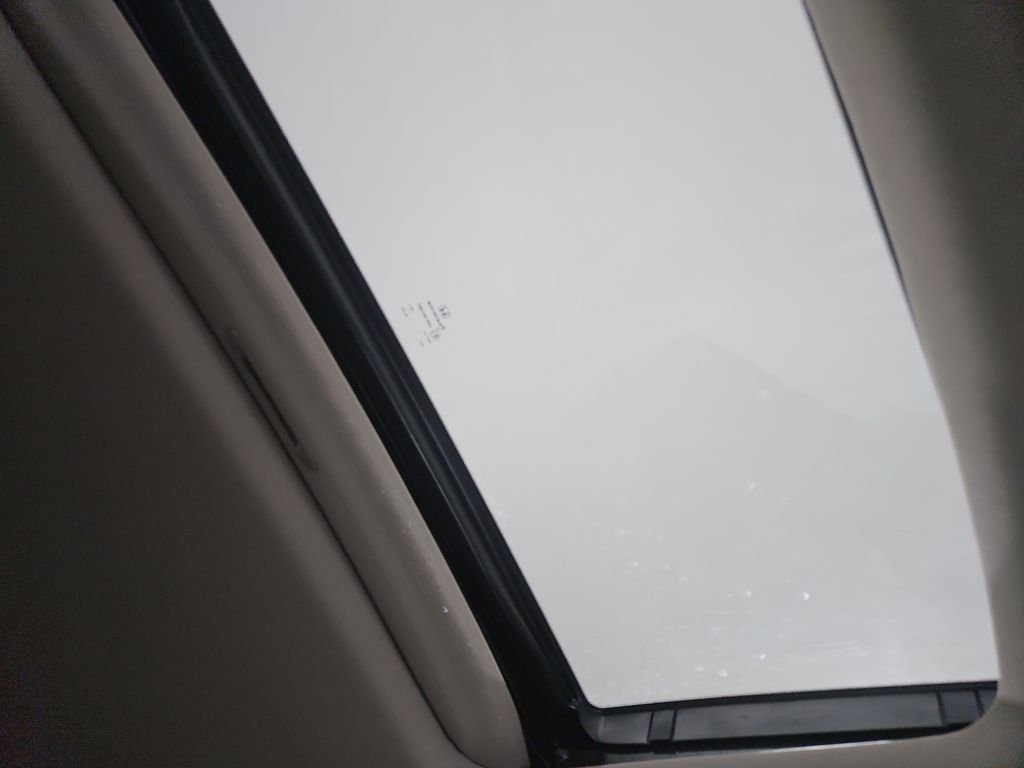 Used 2017 White Honda EX-L image 20