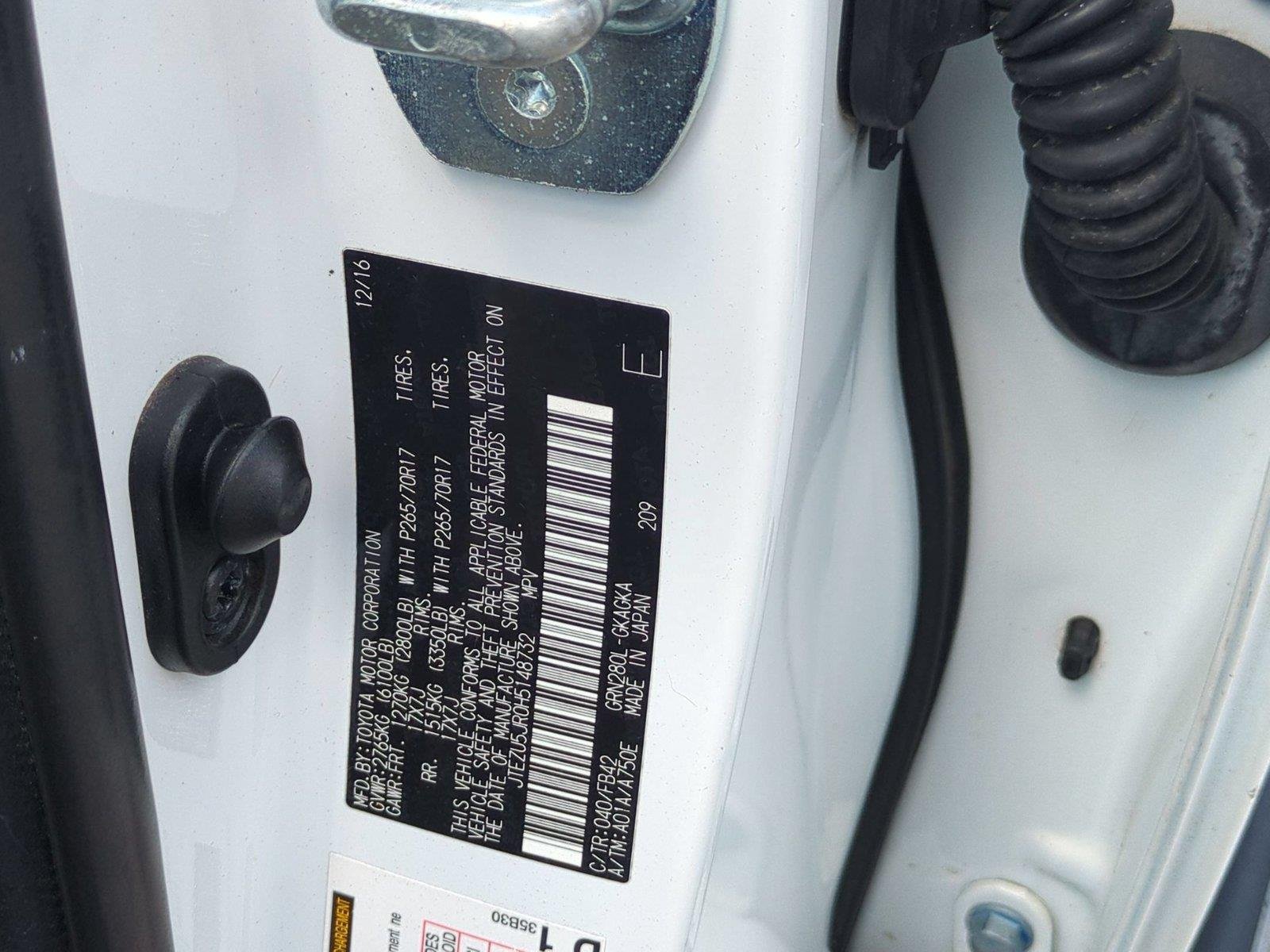 Used 2017 Super White Toyota SR5 image 36