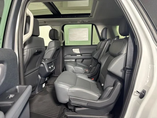New 2026 Oxford White Ford Active image 11