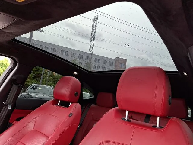 Used 2019  Jaguar R-Dynamic image 13