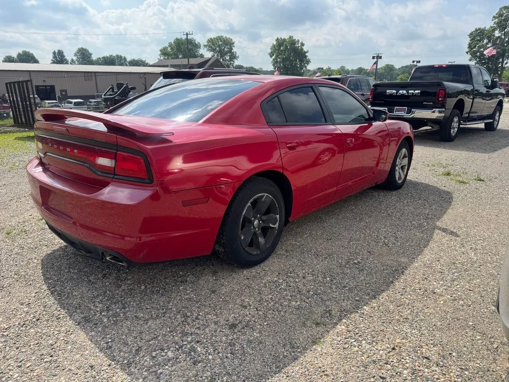 Used 2012 Red Dodge SE image 3