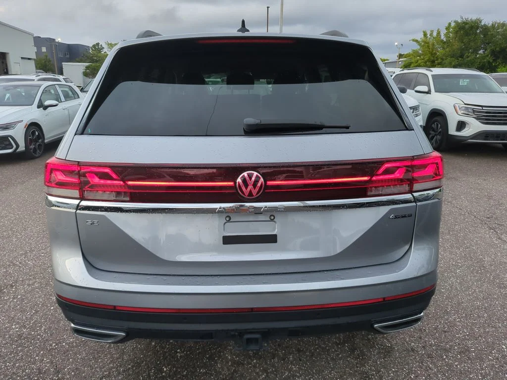 Used 2024 Silver Volkswagen 2.0T SE w/Technology image 5