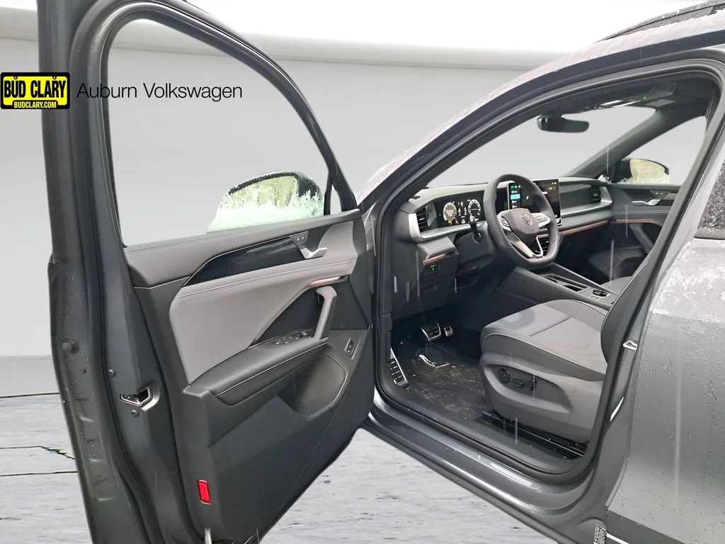 New 2026  Volkswagen 2.0T SE R-Line Black image 11