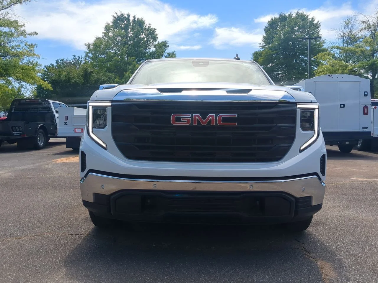 New 2026 Summit White GMC Pro image 3