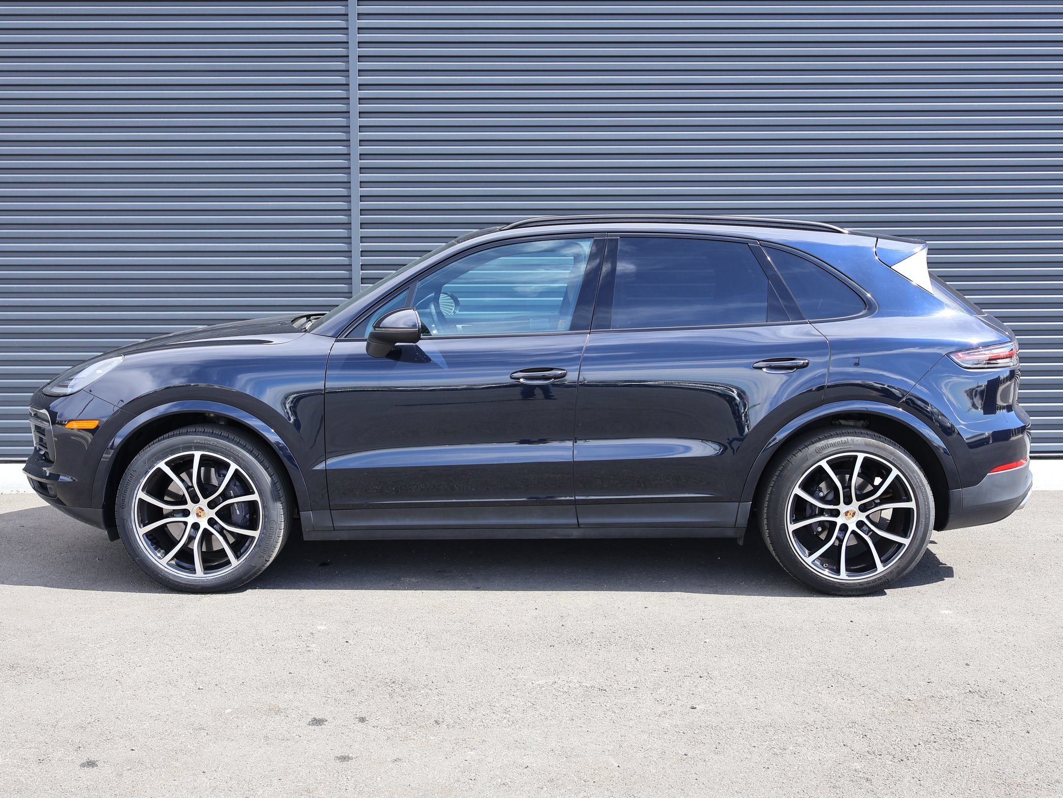Certified Used 2023 Moonlight Blue Metallic Porsche  image 2