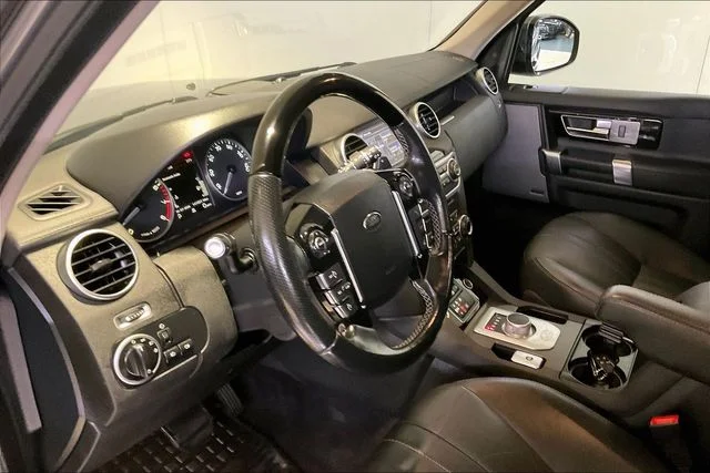 Used 2016 Gray Land Rover HSE image 22