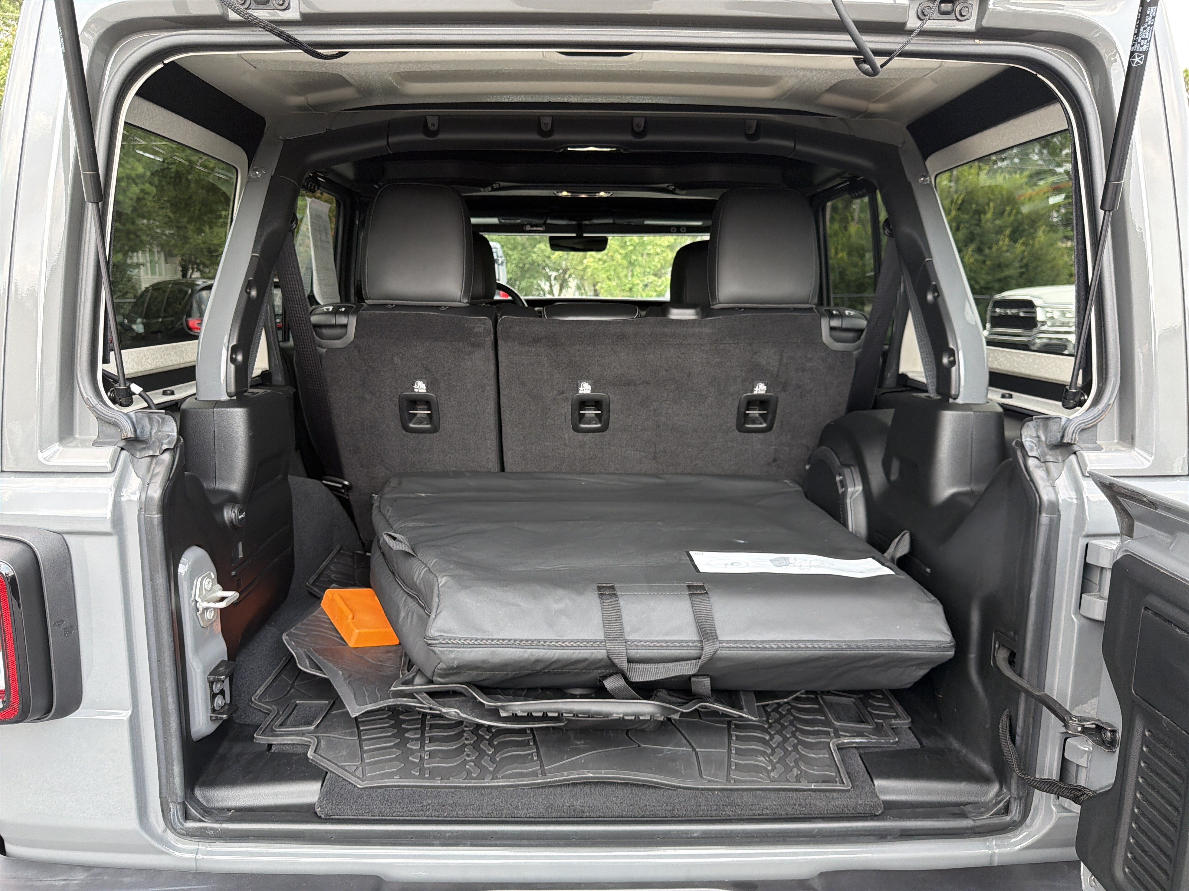Used 2023 Sting-Gray Clearcoat Jeep Sport image 23