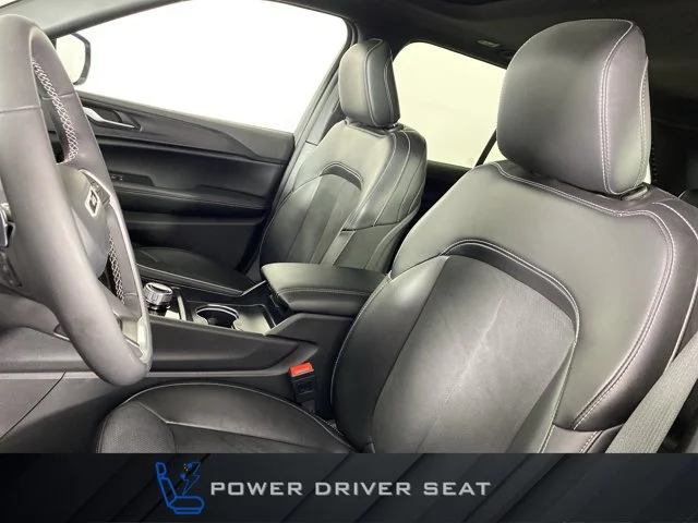Used 2024 Silver Jeep Altitude X image 17