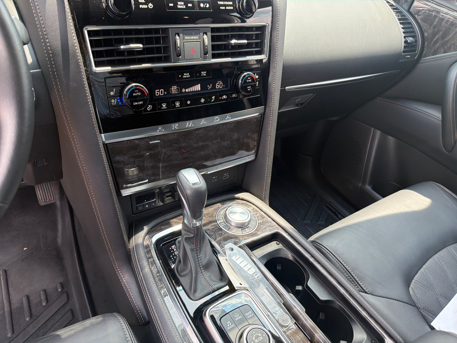 Used 2024 Super Black Nissan Platinum image 30