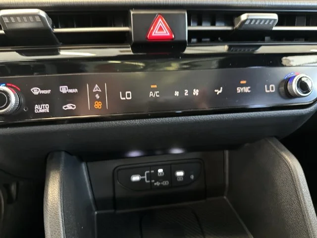 Used 2026 White Kia X-Line image 26