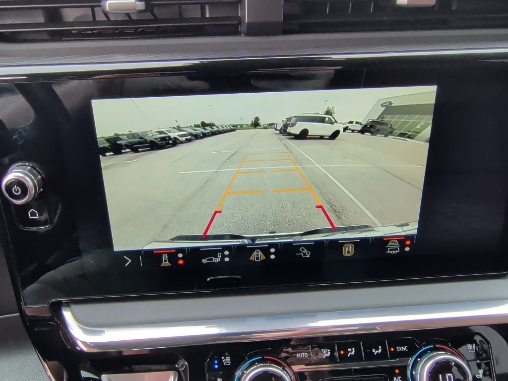 Used 2025 White Frost Tri-Coat GMC Denali Ultimate image 27