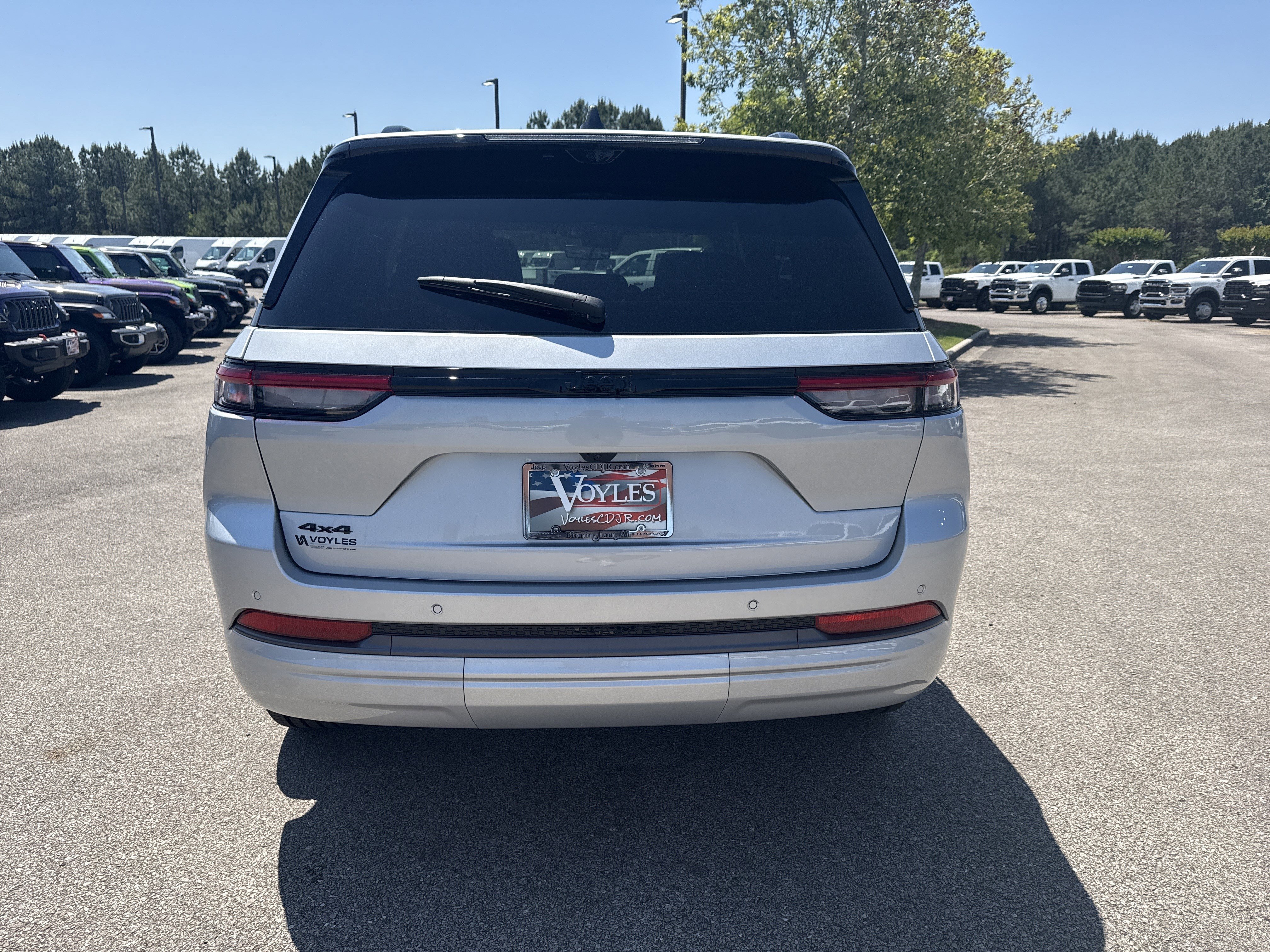 New 2026 Silver Zynith Jeep Limited Reserve image 6