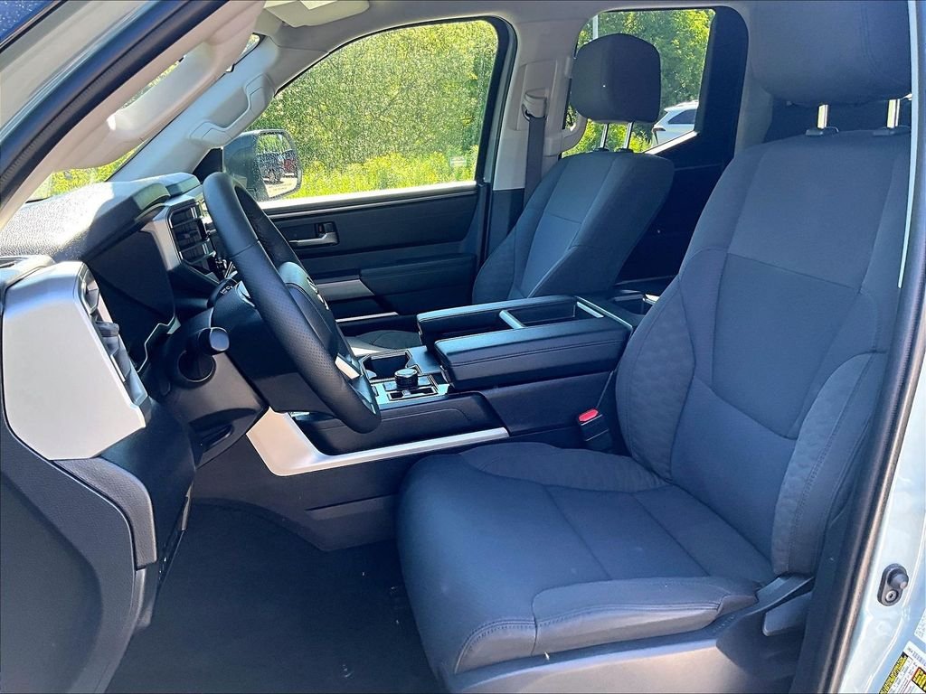 Used 2023  Toyota SR5 image 10