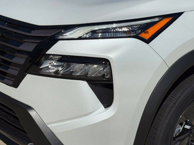 New 2026 Everest White Pearl TriCoat Nissan SV image 10