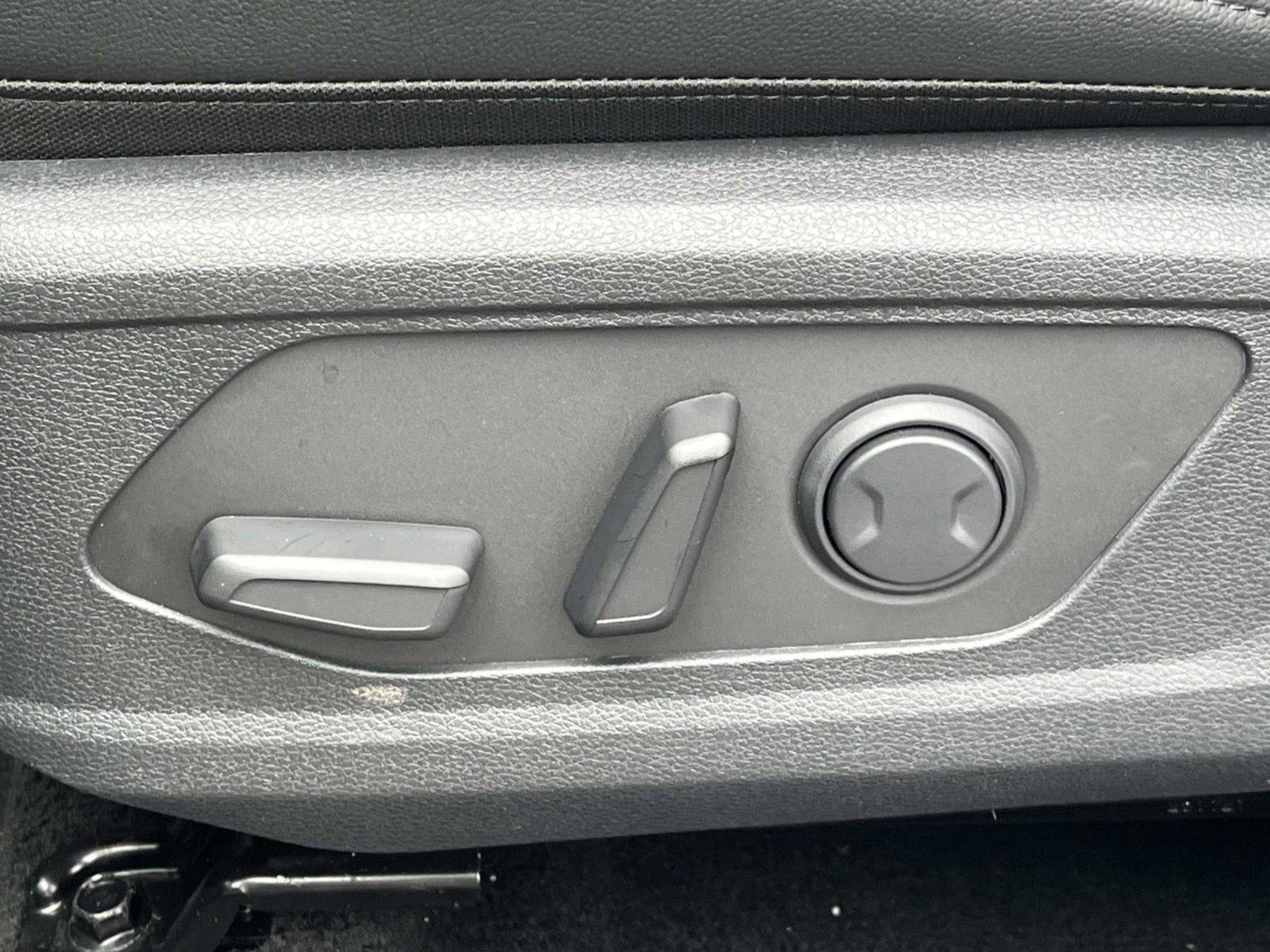 New 2026 Ebony Black Kia EX image 24