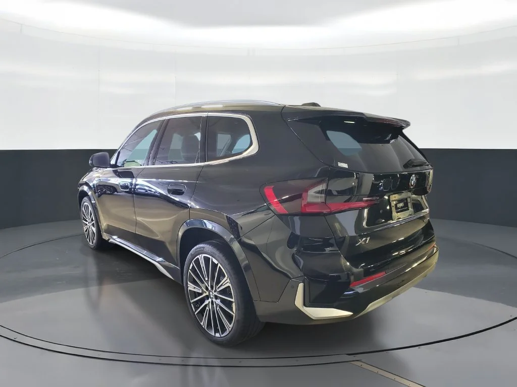 New 2027 Black BMW xDrive28i image 4