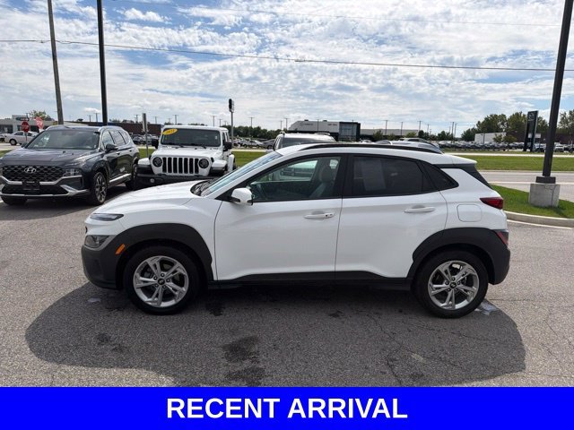 Used 2023 White Hyundai SEL image 15