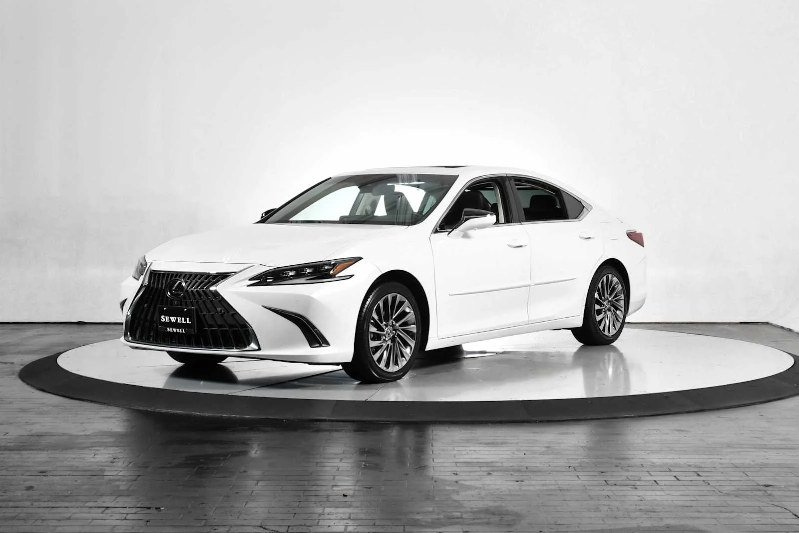 2024 Lexus ES 300h 300h Ultra Luxury's photo