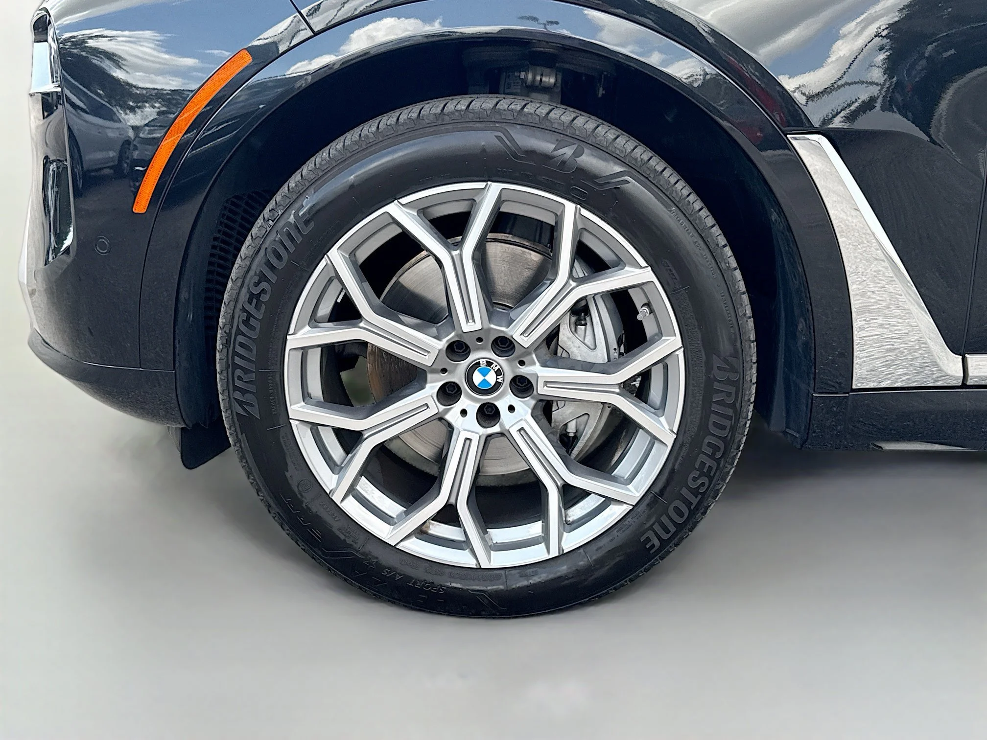 Used 2026 Black Sapphire Metallic BMW xDrive40i image 45
