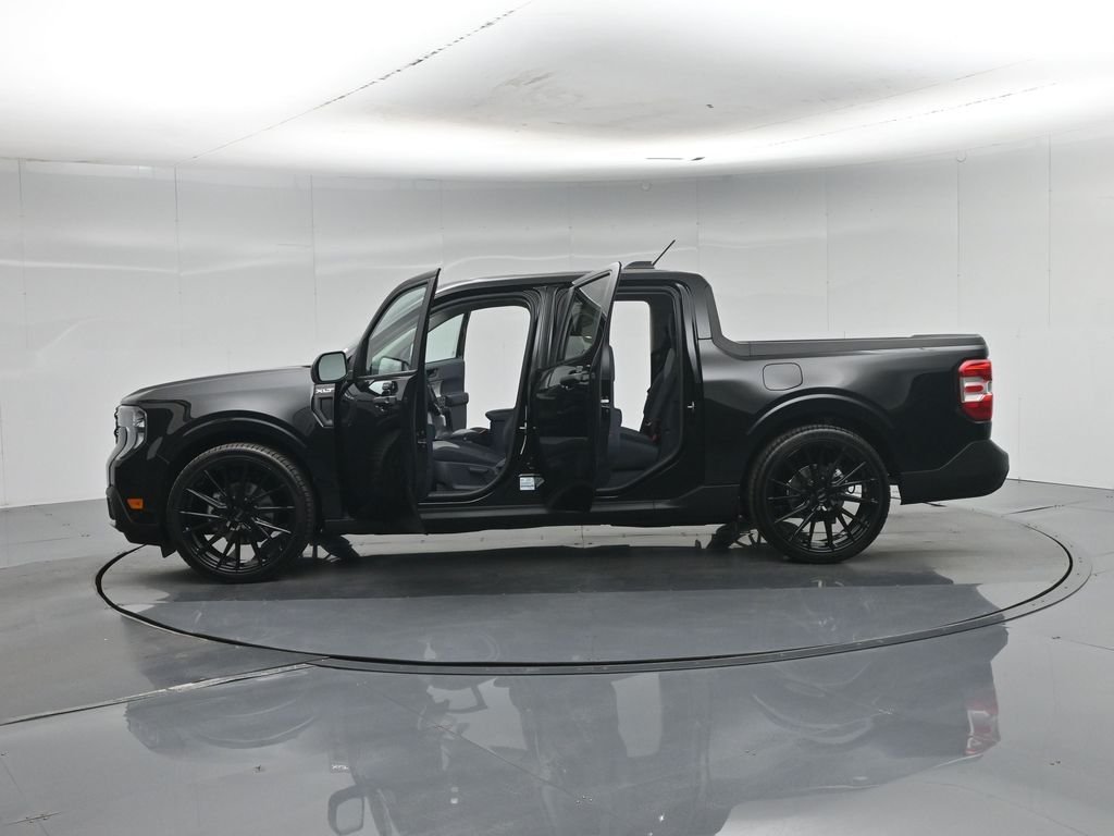 New 2026 Shadow Black Ford XLT image 4