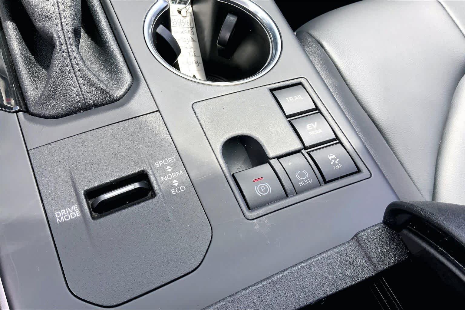 2025 Toyota Highlander XLE - Photo 33
