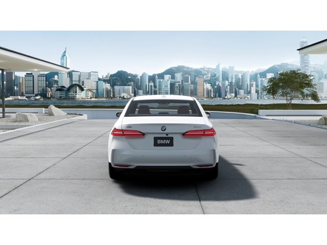 New 2027 Alpine White BMW  image 5
