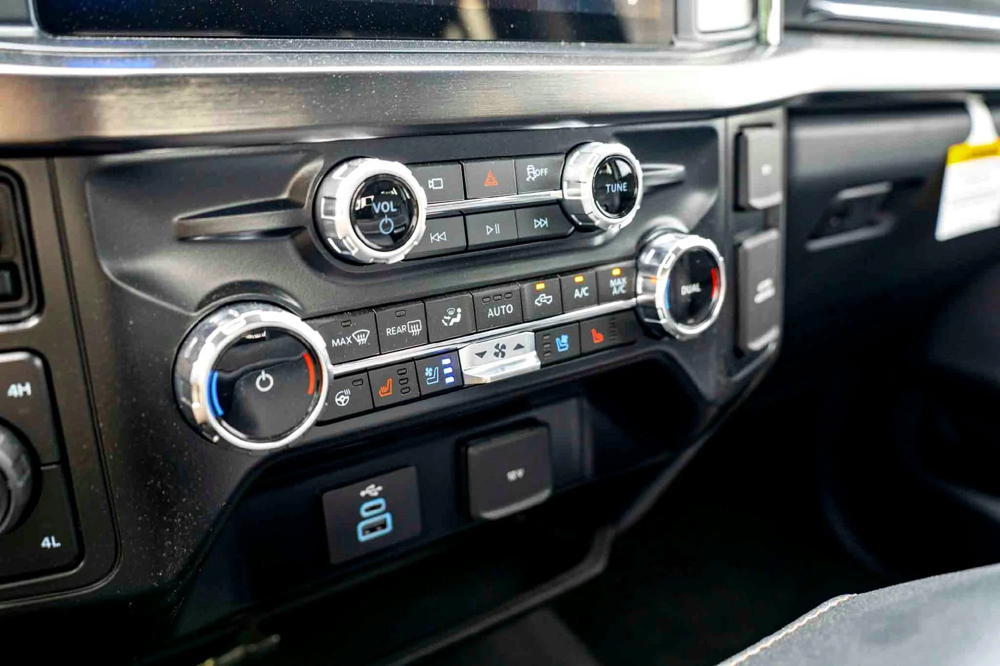 New 2026 Agate Black Metallic Ford LARIAT image 16